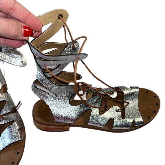 EUC Latigo “Rapper”Handmade Leather Lace Up Sandal Metallic 1” Block Heel 8.5 - Picture 3 of 11